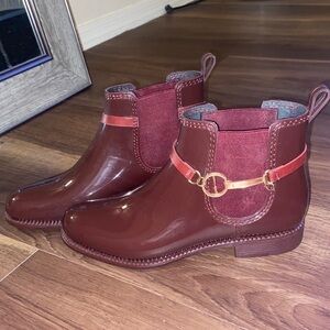 Gorgeous shiny leather burgundy rain boots